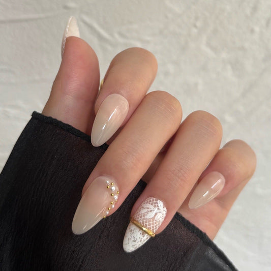 Cream Lace Pearl