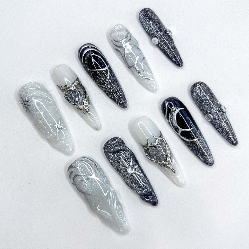 Silver Grunge Heart Nails