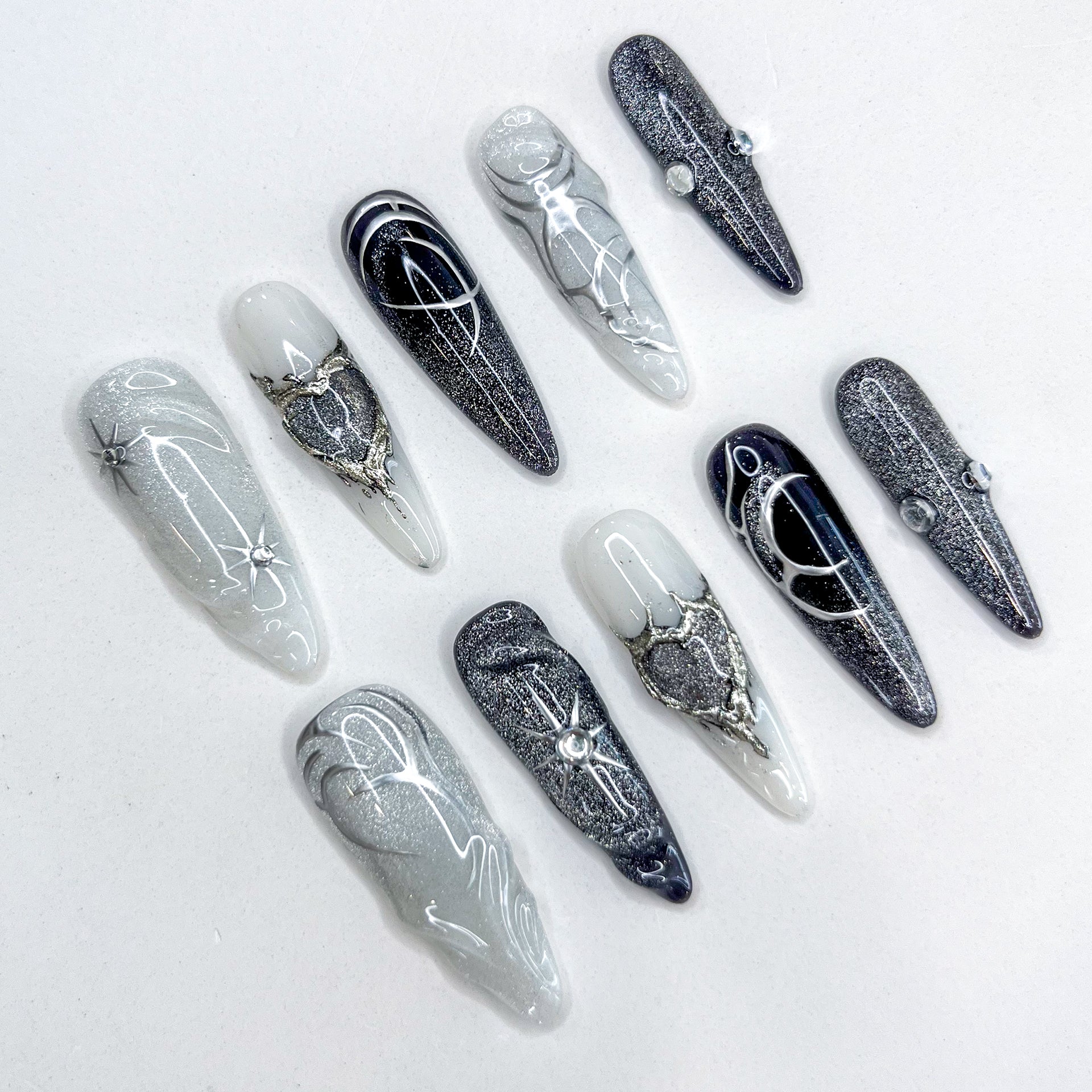 Silver Grunge Heart Nails