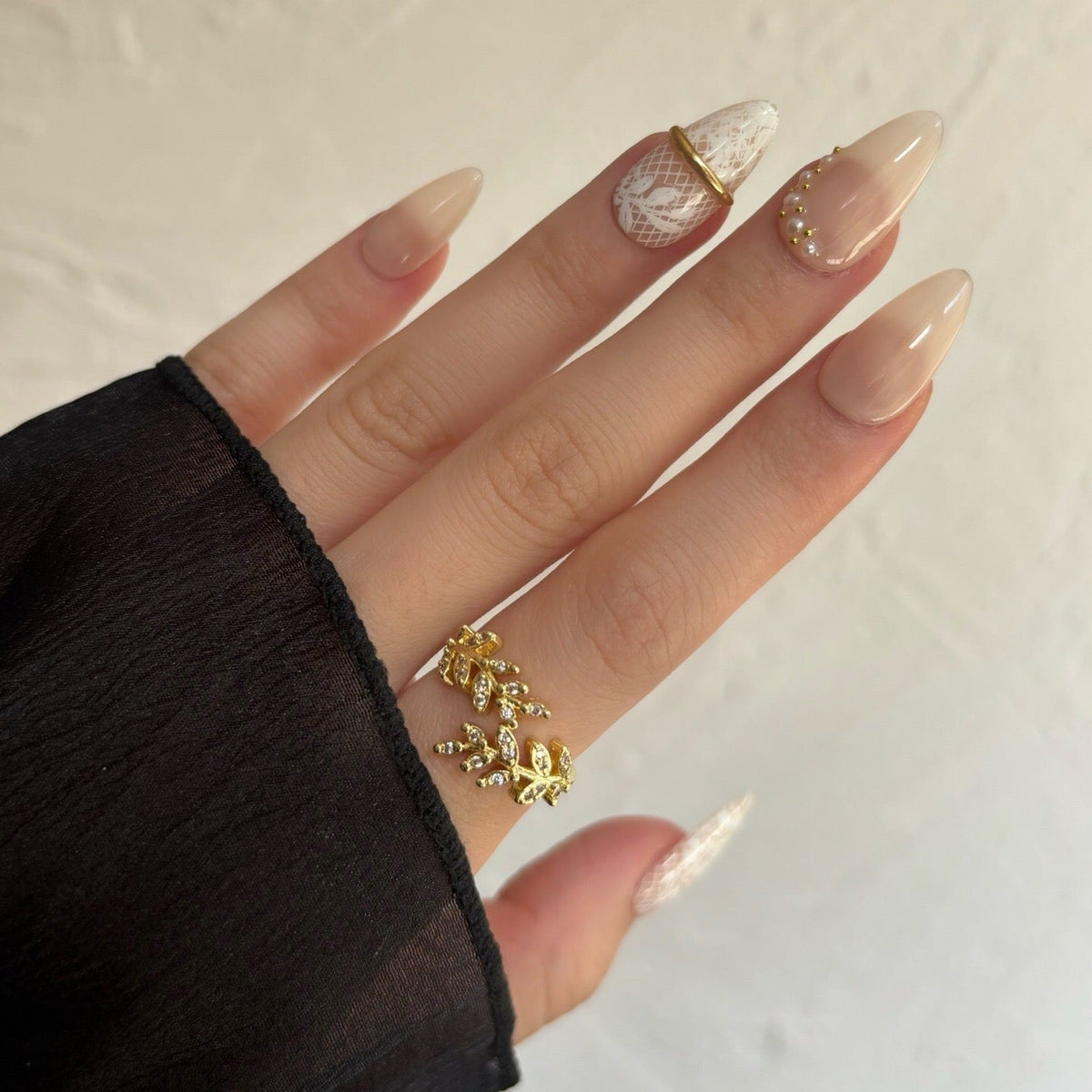 Cream Lace Pearl