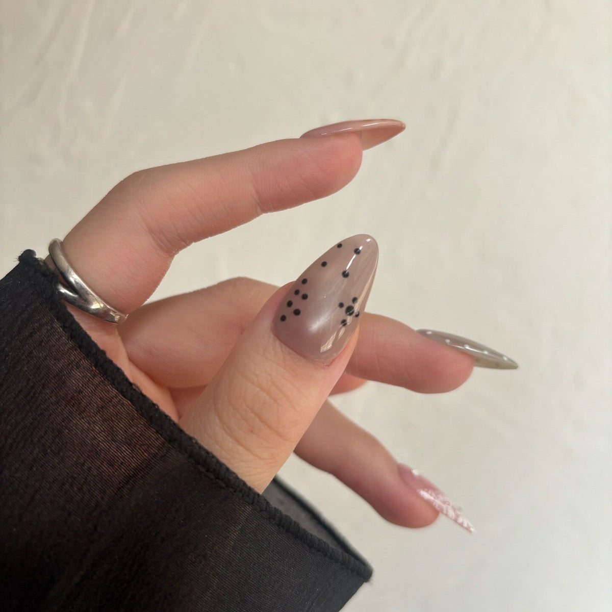 Neutral Lace Dot