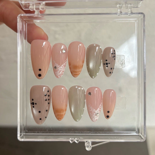 Neutral Lace Dot