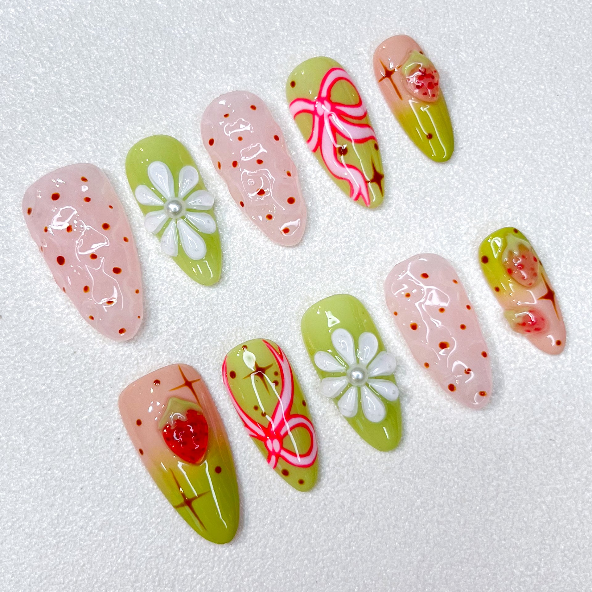 Strawberry Daisy Coquette Nails